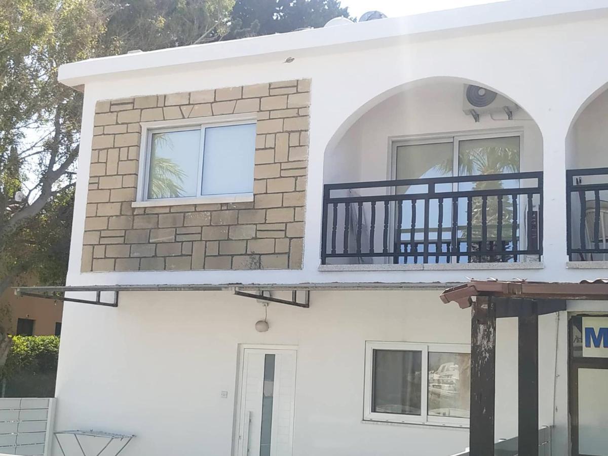 Charming Holiday Retreat Kato Paphos Apt 400M To The Beach Bagian luar foto