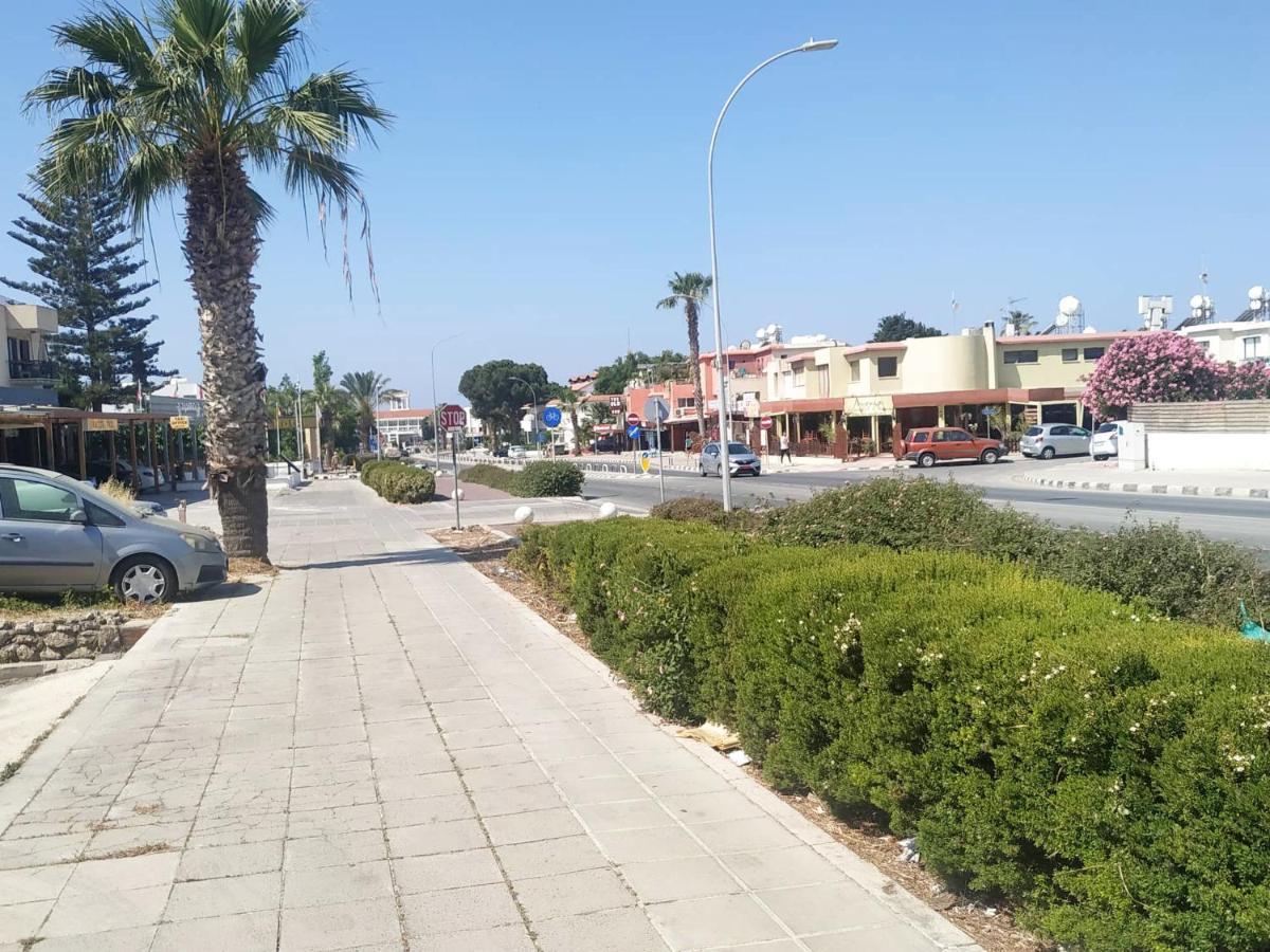 Charming Holiday Retreat Kato Paphos Apt 400M To The Beach Bagian luar foto