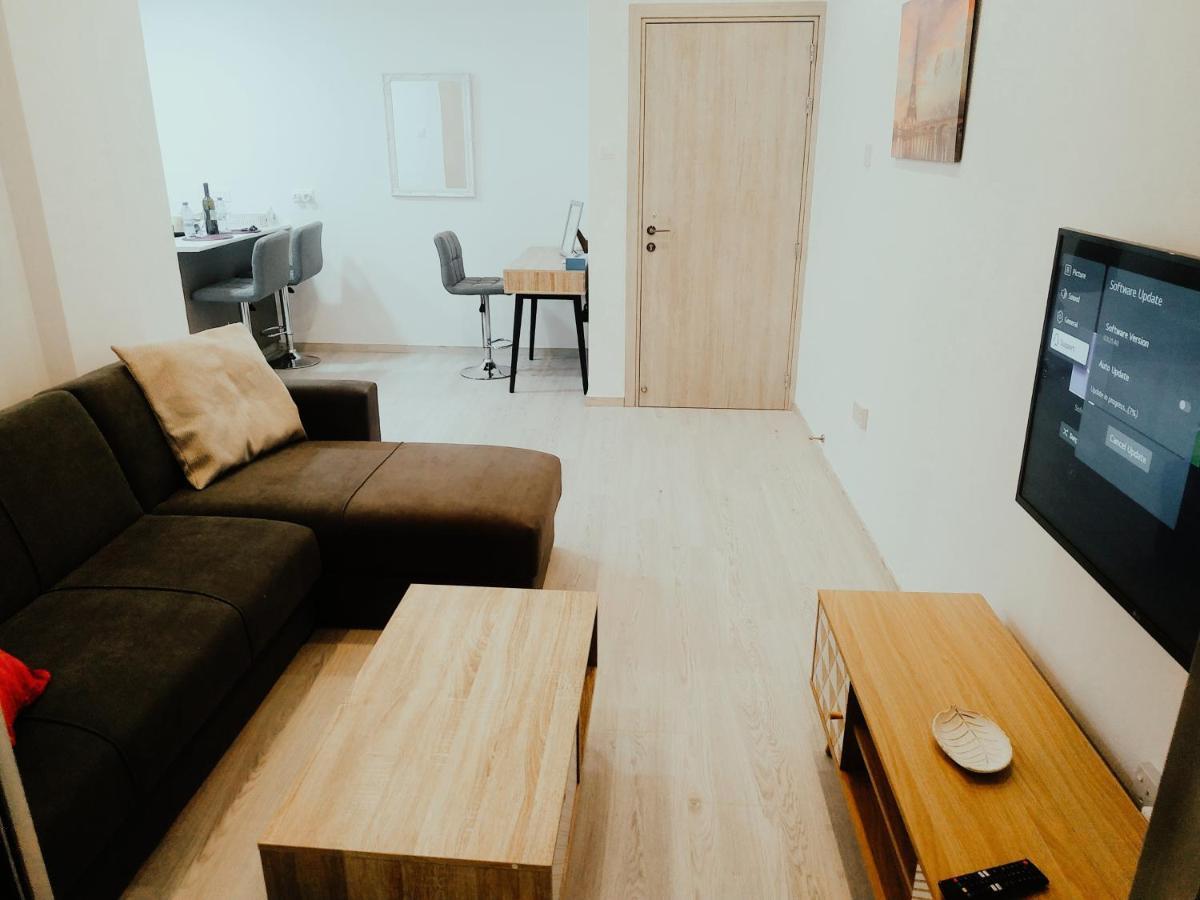 Charming Holiday Retreat Kato Paphos Apt 400M To The Beach Bagian luar foto