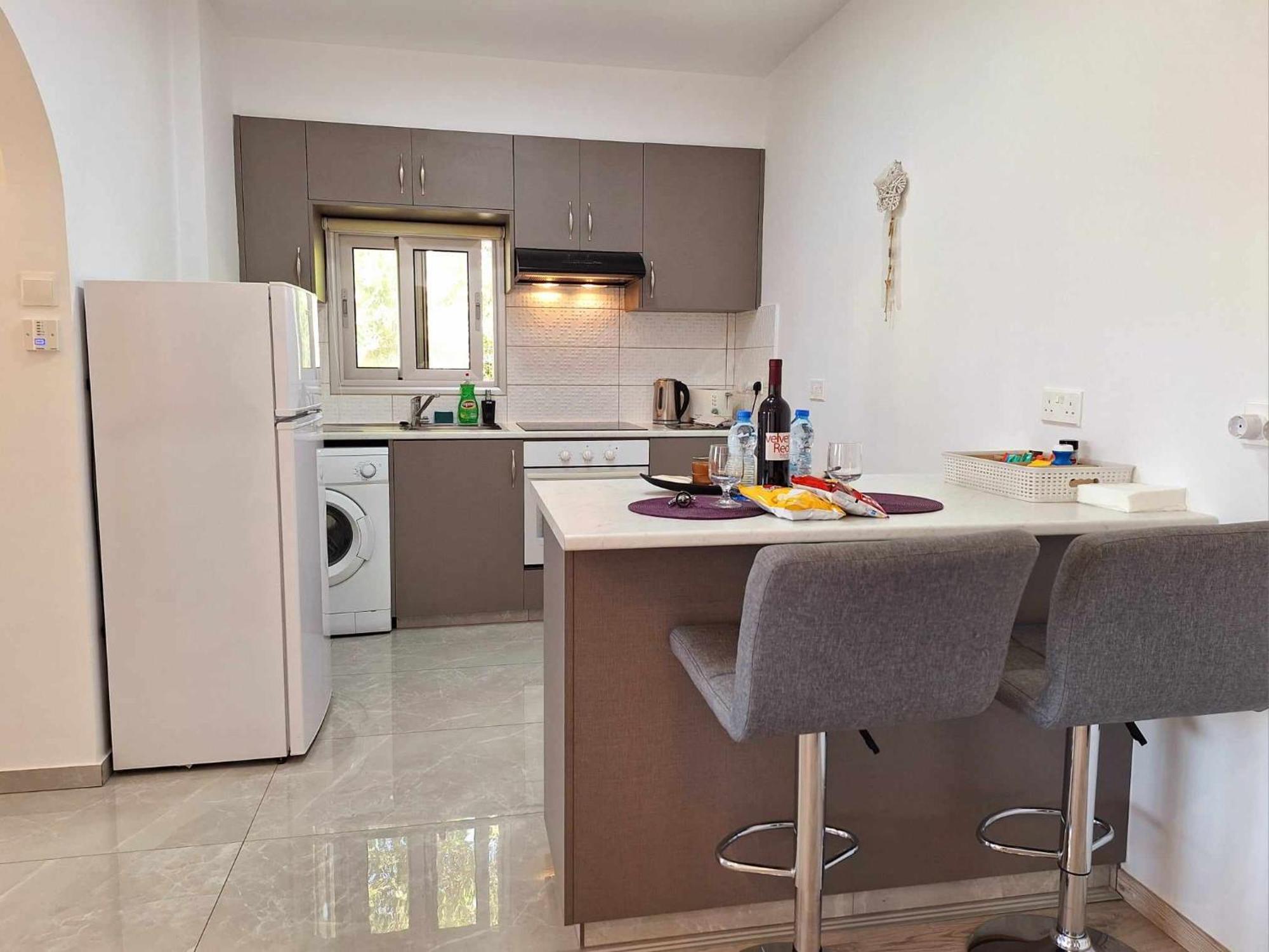 Charming Holiday Retreat Kato Paphos Apt 400M To The Beach Bagian luar foto