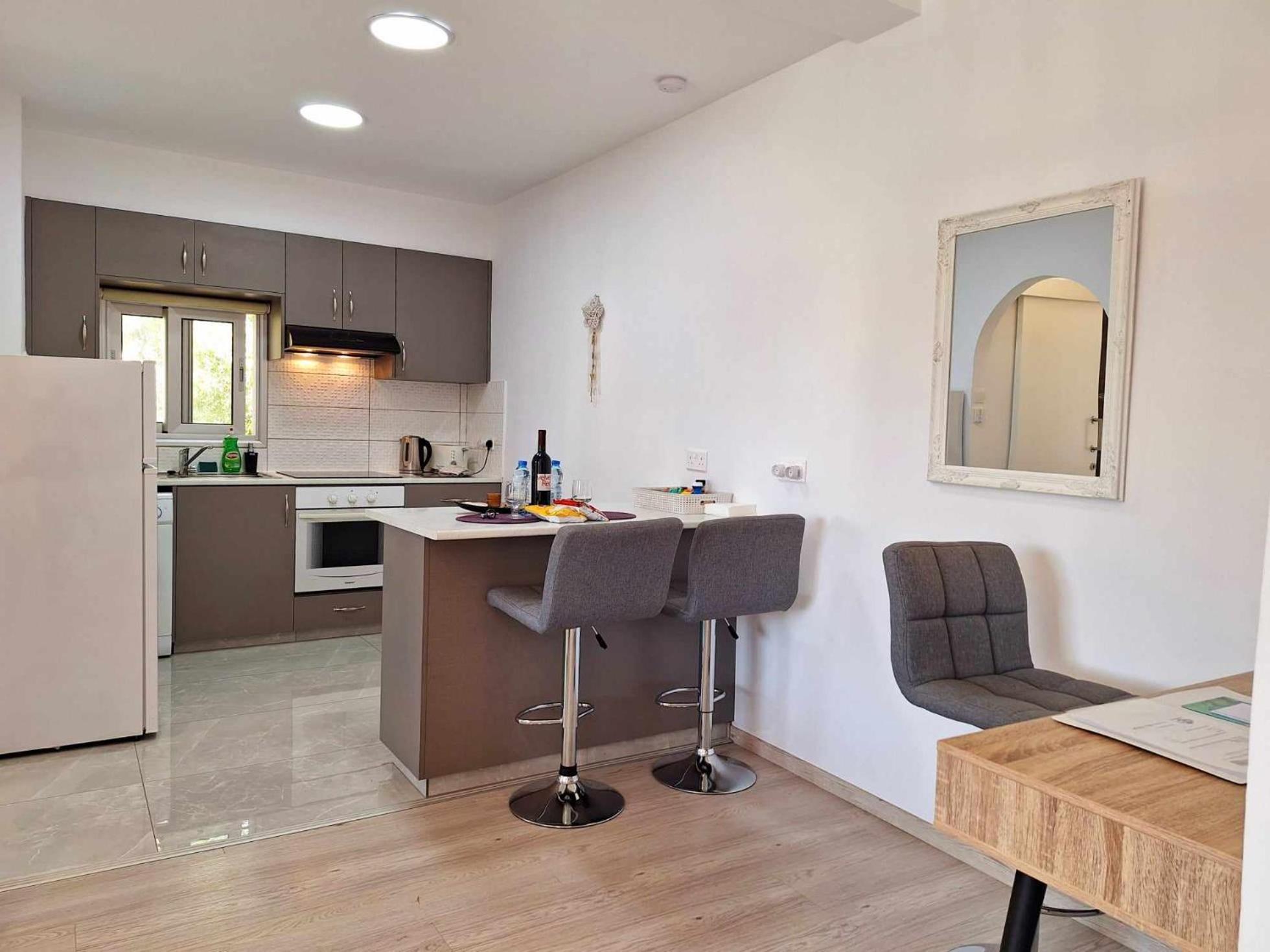 Charming Holiday Retreat Kato Paphos Apt 400M To The Beach Bagian luar foto