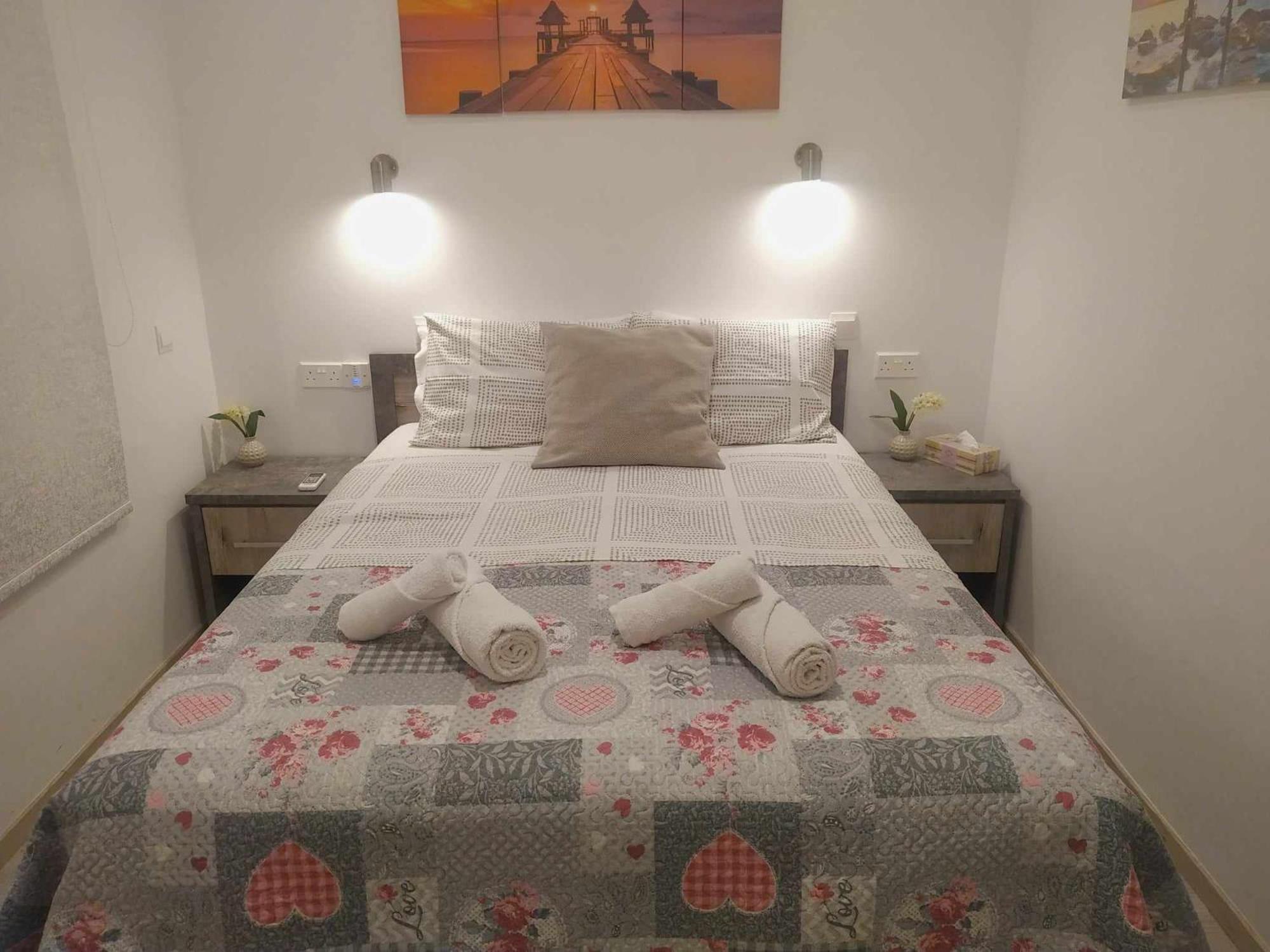 Charming Holiday Retreat Kato Paphos Apt 400M To The Beach Bagian luar foto