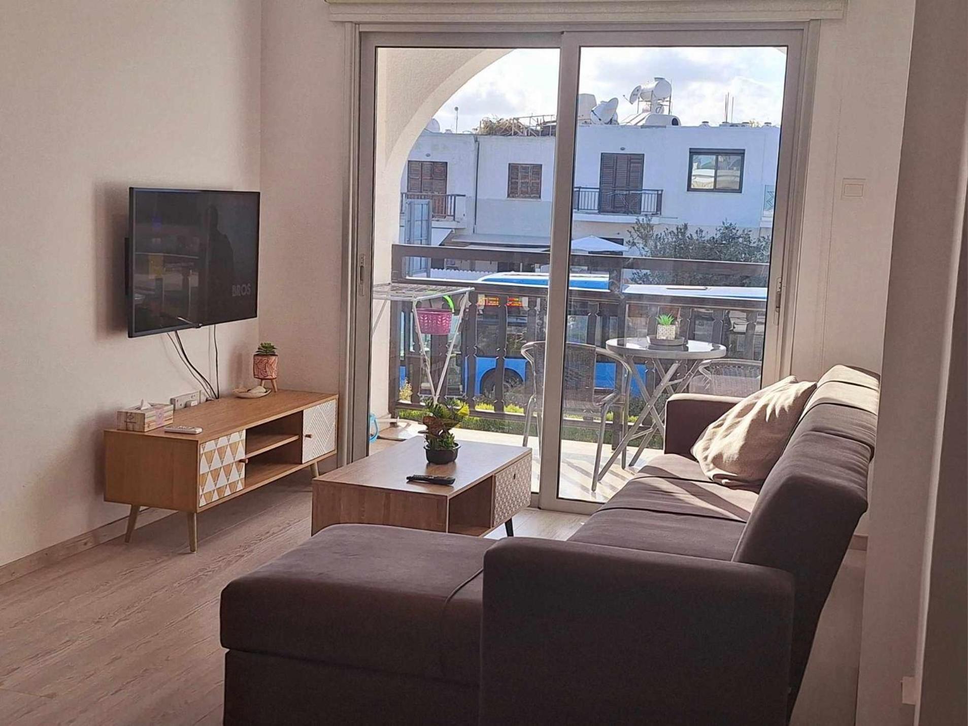 Charming Holiday Retreat Kato Paphos Apt 400M To The Beach Bagian luar foto