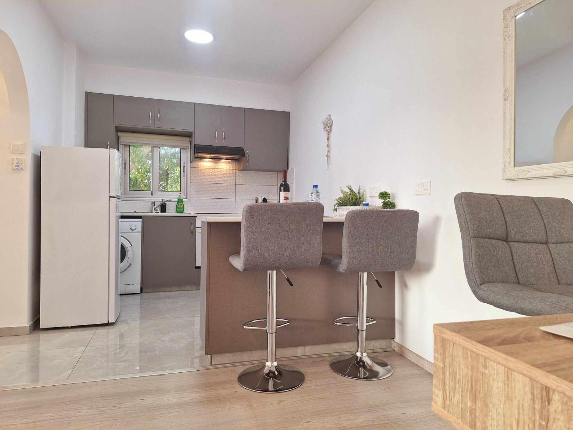 Charming Holiday Retreat Kato Paphos Apt 400M To The Beach Bagian luar foto