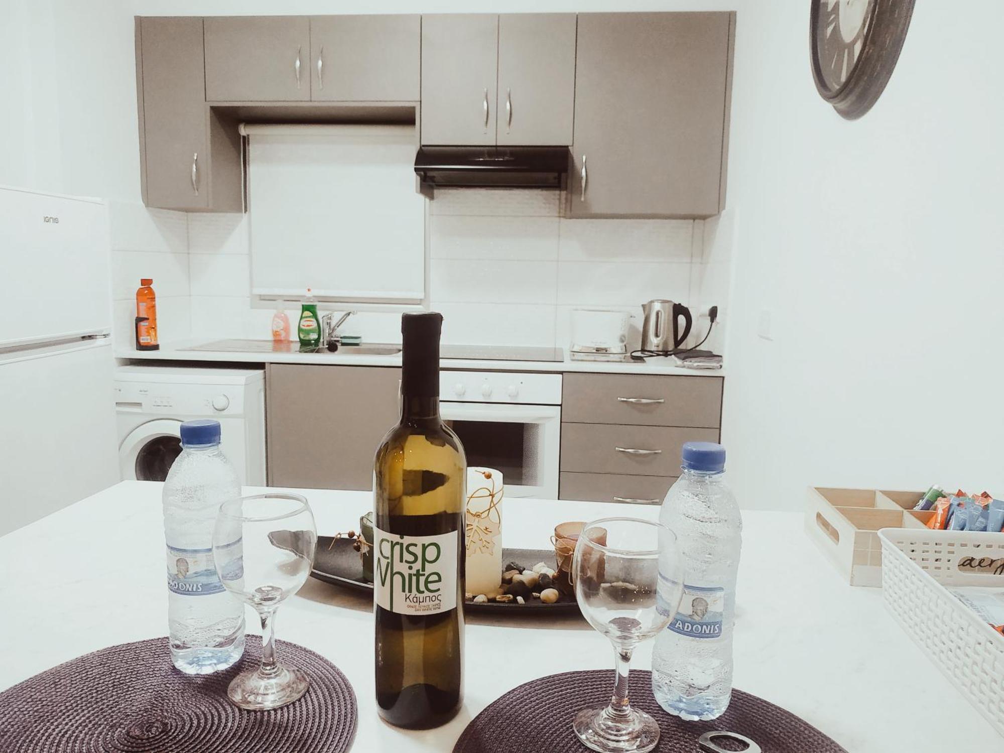 Charming Holiday Retreat Kato Paphos Apt 400M To The Beach Ruang foto